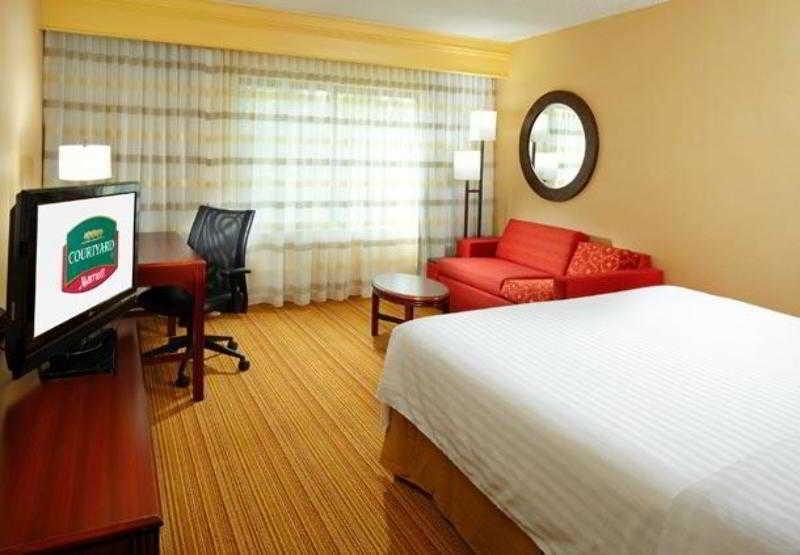 Courtyard By Marriott Cleveland Hotel 3*