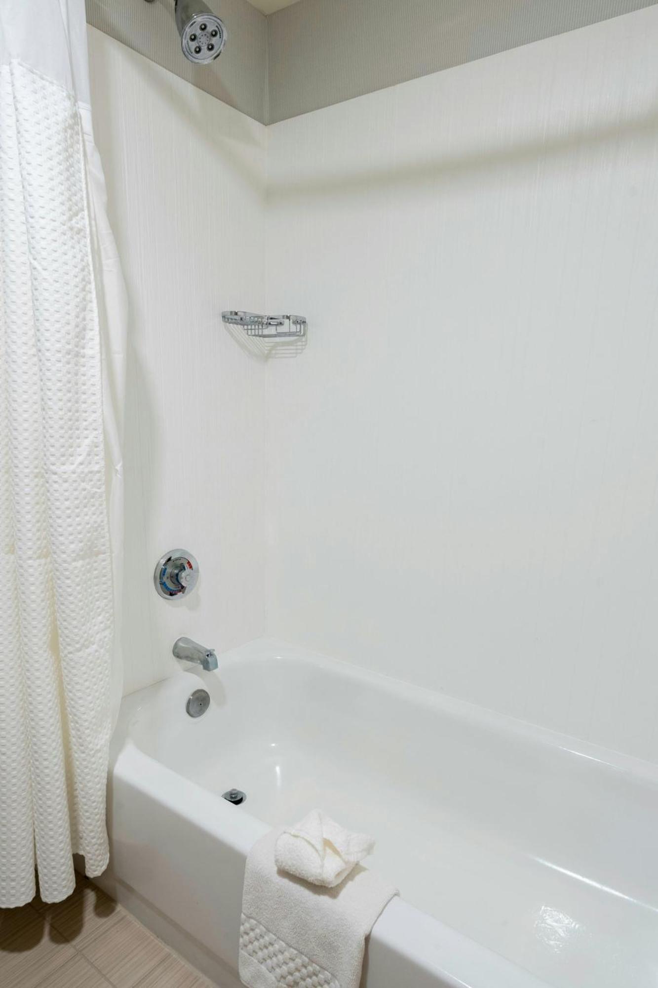 Hotel Courtyard By Marriott Cleveland Willoughby